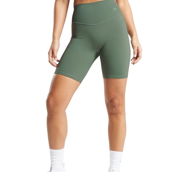 Ladies Gymshark Olive 8” High Rise Bicycle Shorts Size Small - Picture 1 of 5